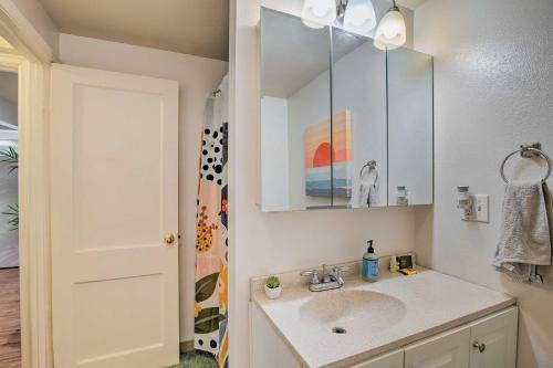 Apartamento Rockaway Beach Condo - Beach Access Nearby!