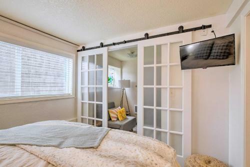 Apartamento Rockaway Beach Condo - Beach Access Nearby!