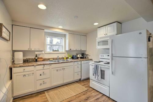 Apartamento Rockaway Beach Condo - Beach Access Nearby!