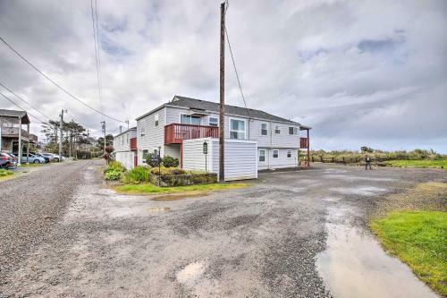 Apartamento Rockaway Beach Condo - Beach Access Nearby!