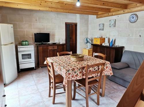Casa Vacanza A Torre Colimena A 50 Mt Dal Mare