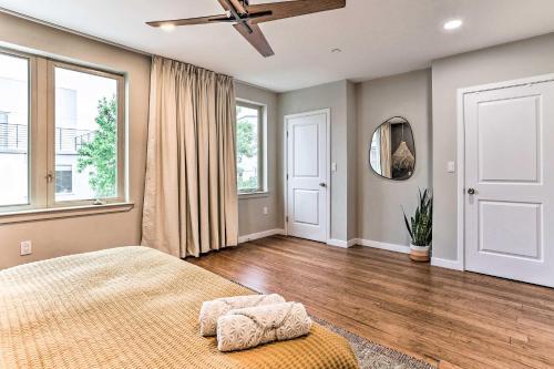 Dtwn Townhome With Hot Tub And Backyard Oasis!