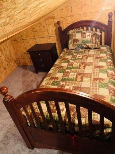 Pet Frndly Lakefront Cabin Hottub Gamerm Fireplace