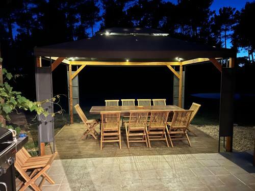 Charming Villa, Tranquillity By The Forest