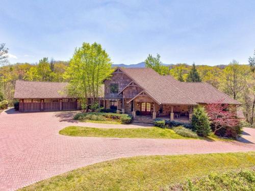Misty Mountain Manor Home