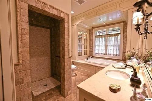 Misty Mountain Manor Home