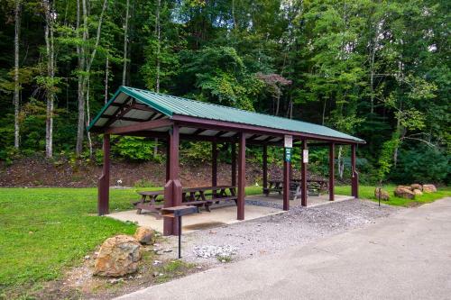 Mountain Retreat Wc Possible With Hot Tub