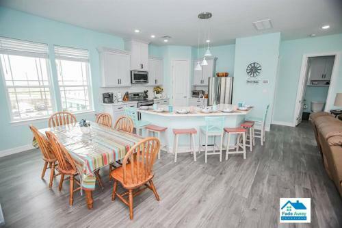 Kalm By The Beach - Ocean View - Sleeps 14