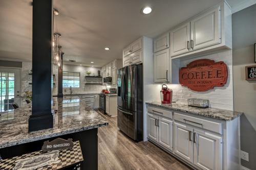 Adorable Haus With Fire Pit! - 1 Mile To Main St!