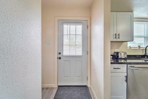 Odessa Apartment Near Parks, Shops And Dining!