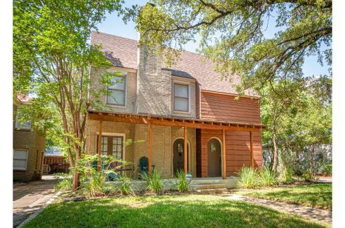 Close To Famous Attractions With Hot Tub And Fire Pit