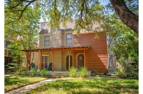 Close To Famous Attractions With Hot Tub And Fire Pit