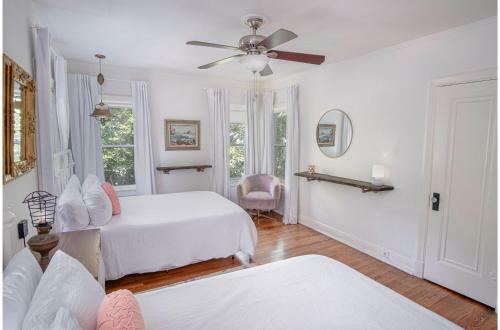 Close To Famous Attractions With Hot Tub And Fire Pit