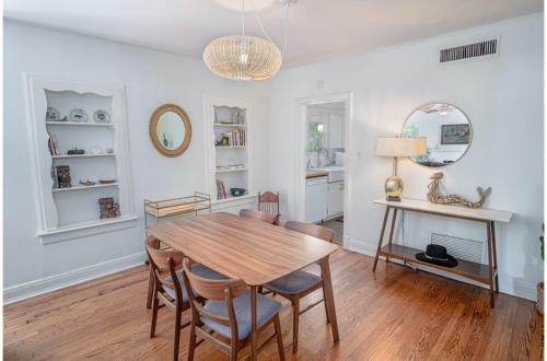 Close To Famous Attractions With Hot Tub And Fire Pit