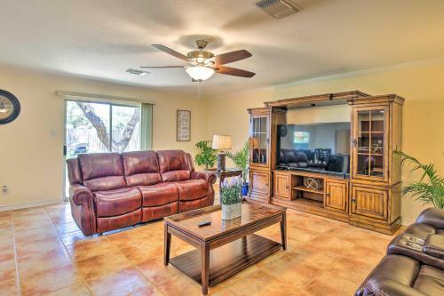 Spacious San Antonio Home About 3 Mi To Seaworld!