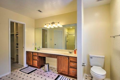 Spacious San Antonio Home About 3 Mi To Seaworld!
