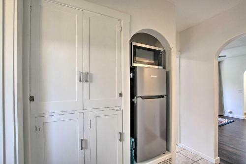 Family-friendly Logan Getaway With Yard And Grill