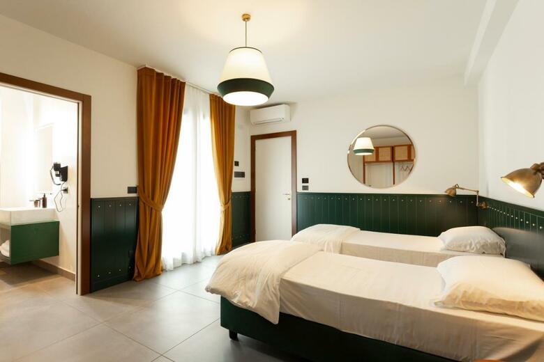 Hotel Ghal�