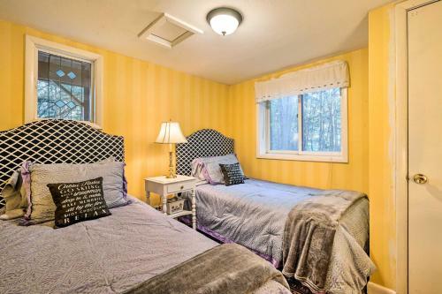 Winhall Retreat With Furnished Deck And Fire Pit!