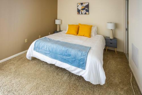 2br Premium Apartment With Gym Parking & Pool By Envitae
