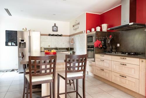 ?magnifique Villa Avec Piscine Spa? Sans Vis � Vis