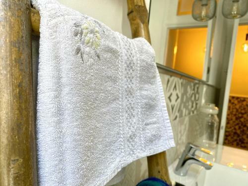 Hostal �meraude