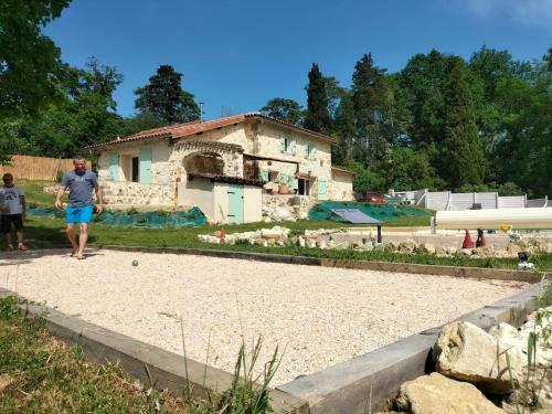 G�te Le Malartic Gersois Avec Piscine