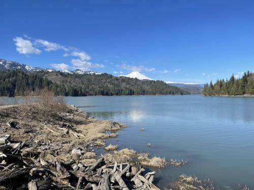 Spacious Riverside A-frame Cabin W/ Mt Baker Views