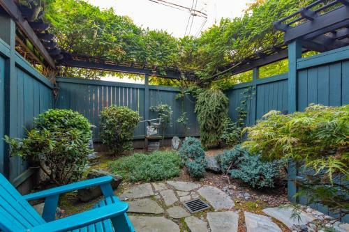 Waterfront Rooftop Deck On Lake Union 3br 3ba Extended Stay