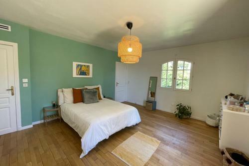 Luxury Villa With Garden And Pool In Mougins!