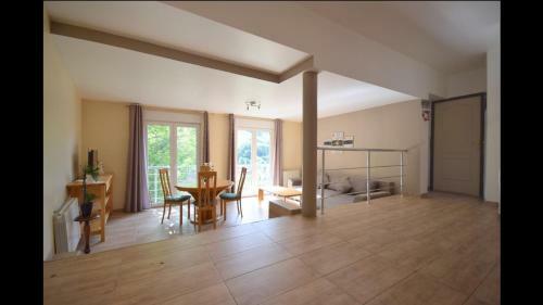 Proche de Colmar Et de La Route Des Vins Avec Jacuzzi Priv�
