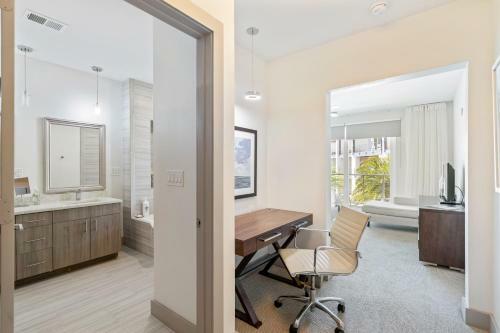 Paradise Palms - The Pointe 336