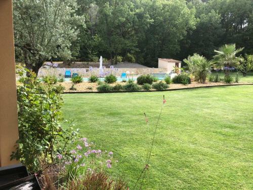 Villa de 4 Chambres & Superbe Jardin Et Pool