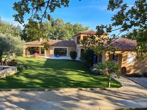Villa de 4 Chambres & Superbe Jardin Et Pool
