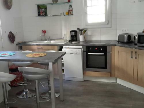 Apartamento Studio Saint-jean-de-luz, Studio Flat, 3 Persons - Fr-1-488-52