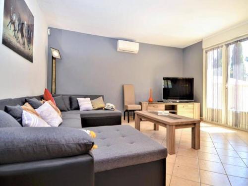 Fantastic Villa In Saint-laurent-la-vern�de With Pool