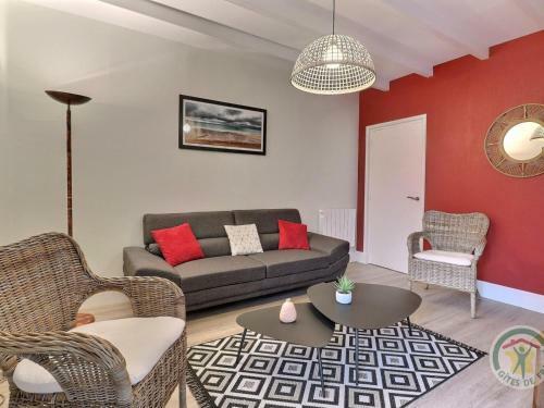 Gite Saint-marcan, 2 Bedrooms, 5 Persons - Fr-1-538-163