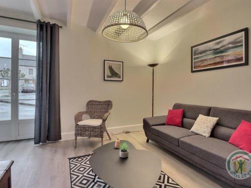 Gite Saint-marcan, 2 Bedrooms, 5 Persons - Fr-1-538-163