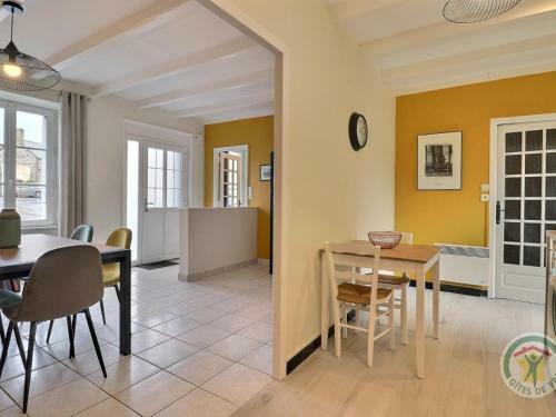 Gite Saint-marcan, 2 Bedrooms, 5 Persons - Fr-1-538-163