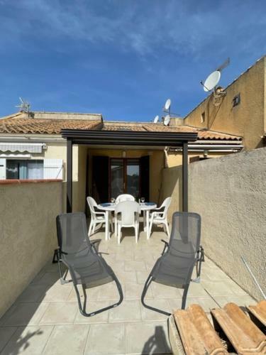 Villa Maison Pour 4 Avec Piscine 800 M Plage 4ev2pav39