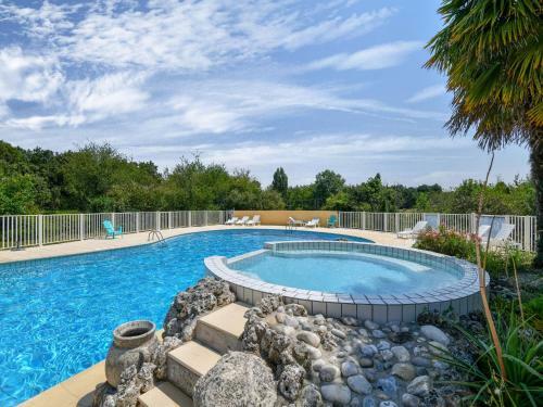 Cosy Holiday Home In Saint-savinien With Shared Pool