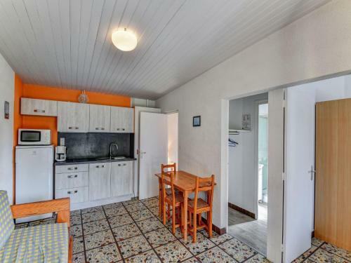 Snug Holiday Home In Saint-savinien With Private Terrace
