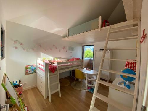 Maison Sevrier, Proche Lac D'annecy, 4 Ch, 3 Sdb