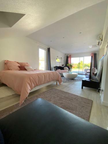 Bed & Breakfast Agr�able Chambre D?h�te Calme Avec Piscine
