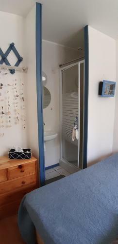 La Maison Aux Volets Bleus