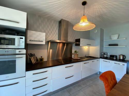 Apartamento Lake & Mountain View - Piscine, Parking, Terrasse