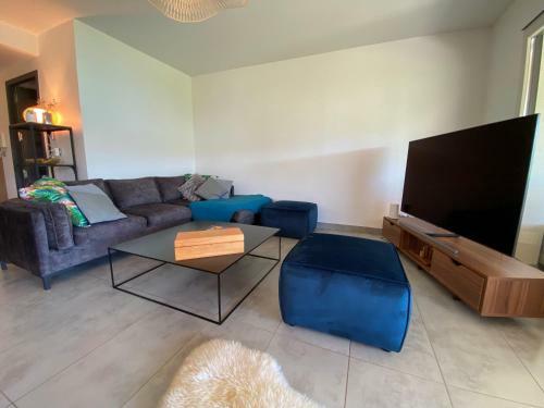 Apartamento Lake & Mountain View - Piscine, Parking, Terrasse