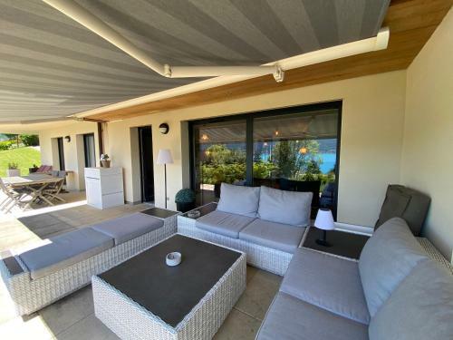Apartamento Lake & Mountain View - Piscine, Parking, Terrasse
