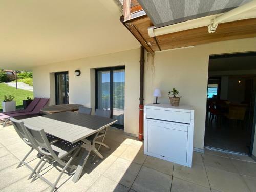Apartamento Lake & Mountain View - Piscine, Parking, Terrasse