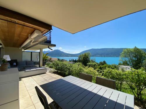 Apartamento Lake & Mountain View - Piscine, Parking, Terrasse